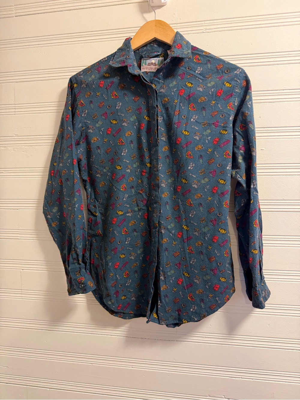 Vintage EMC Eastern Mountain Sports Camping Print Button Shirt Women’s Small